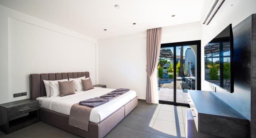 Comfort Double Room with Private Terrace