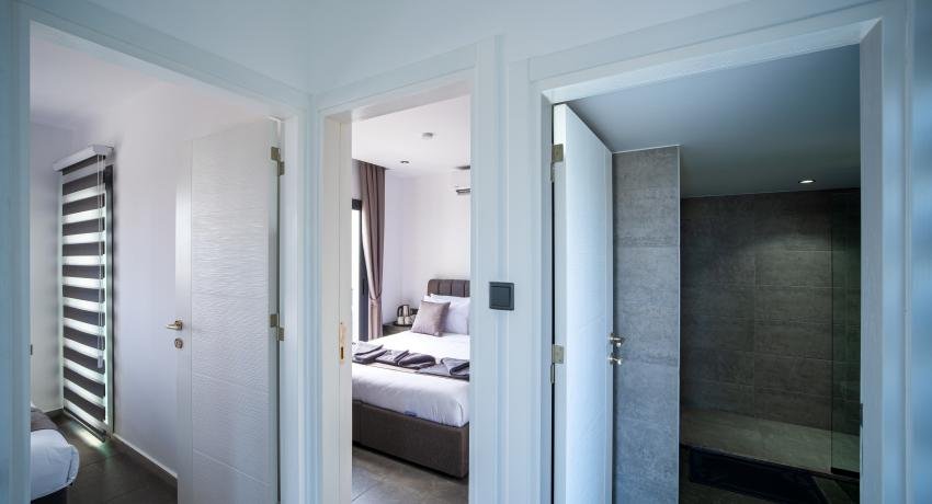 Two Bedroom Family Room with Private Balcony, Mountain & Sea View